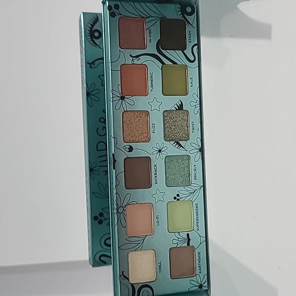 45% SALE ✅Urban Decay WILD GREENS Eyeshadow Palette ✨ NEW IN BOX - Picture 14 of 14